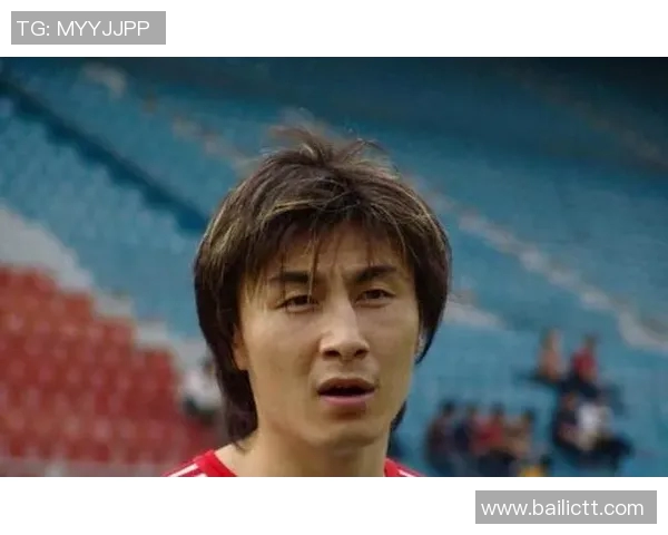 李玮锋足球明星风采展现与职业生涯回顾的精彩瞬间合集 李玮锋足球明星风采展现与职业生涯回顾的精彩瞬间合集