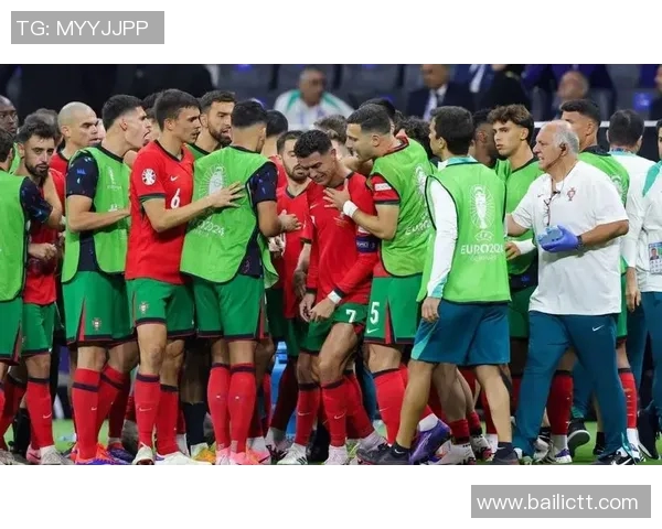 哥哥你知道足球明星是谁吗一起聊聊他们的精彩瞬间吧