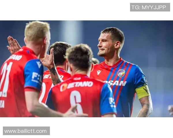 足球明星中场球员盘点与分析他们的风格与成就