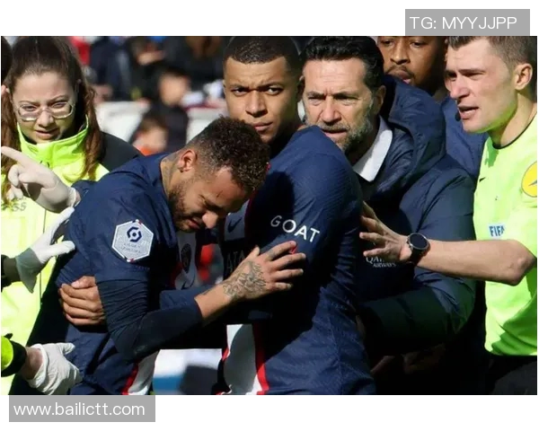 内马尔本赛季第五次受伤巴黎队欧冠前景堪忧引发担忧 内马尔本赛季第五次受伤巴黎队欧冠前景堪忧引发担忧