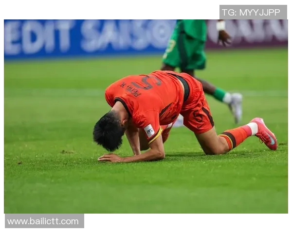 不愿意救球的足球明星背后的故事与争议分析